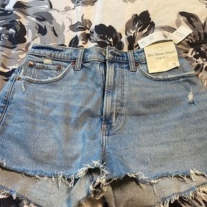 Abercrombie Curve Love Mom Jean Shorts - size 27/4